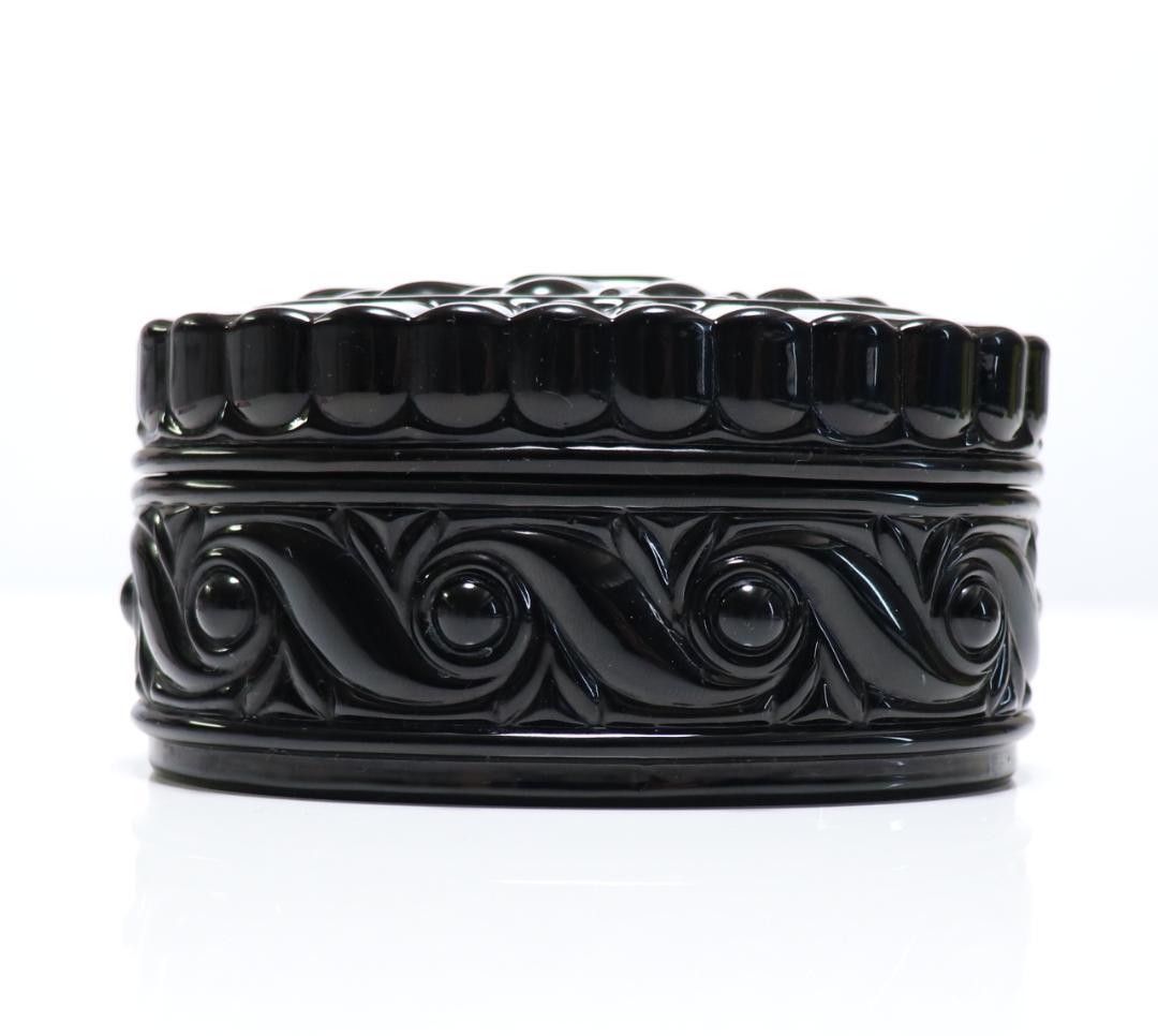 バカラ 希少型 最大 690g ブラッククリスタルガラス製 漆黒の蓋物 ロシア