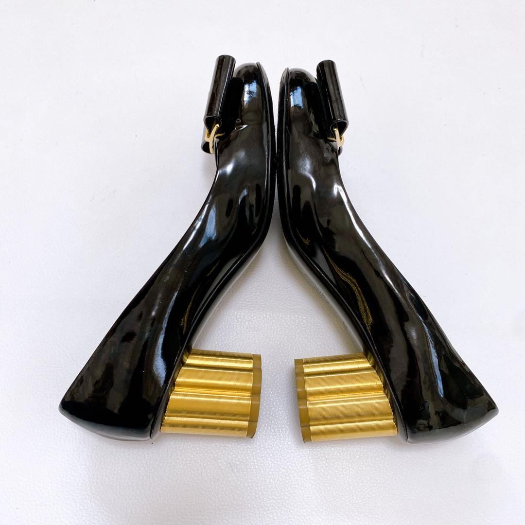 美品 フェラガモ　フラワーヒール エナメル ブラック 37.5