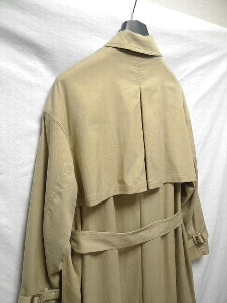 北欧暮らしの道具店 「こんなの欲しいを、詰め込んで」着こなしきまるトレンチコート