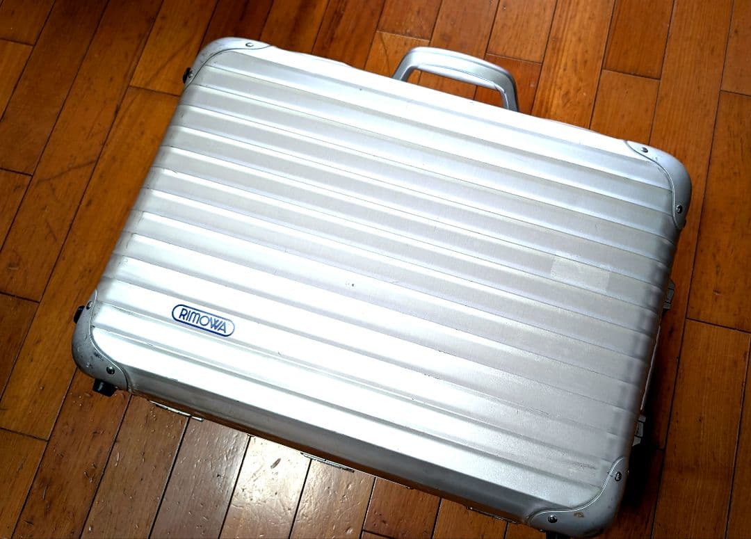 RIMOWA アルミニウム キャリーケース 中型 シルバー