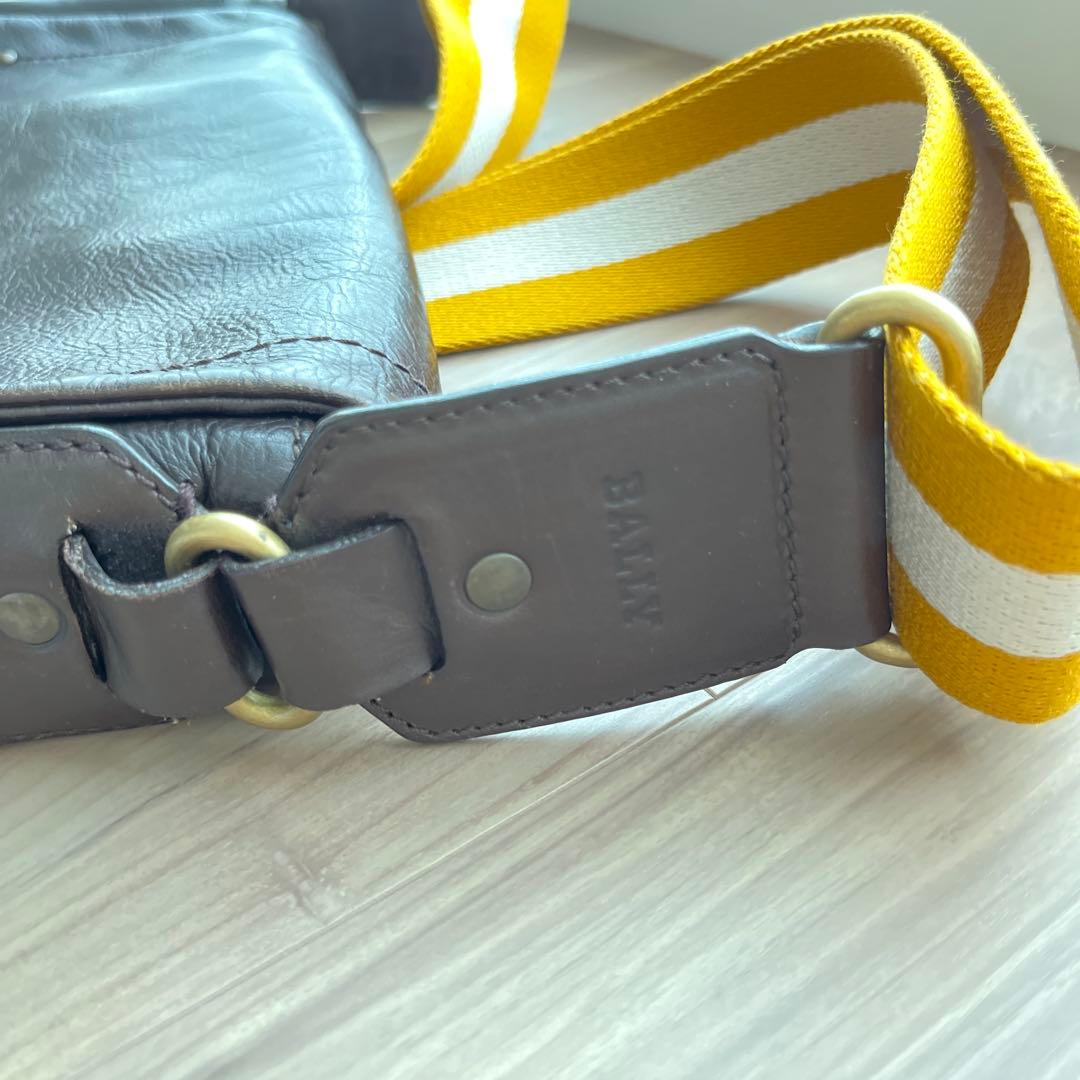 しらたま【美品:定番】BALLY ショルダーバッグ ダークブラウン