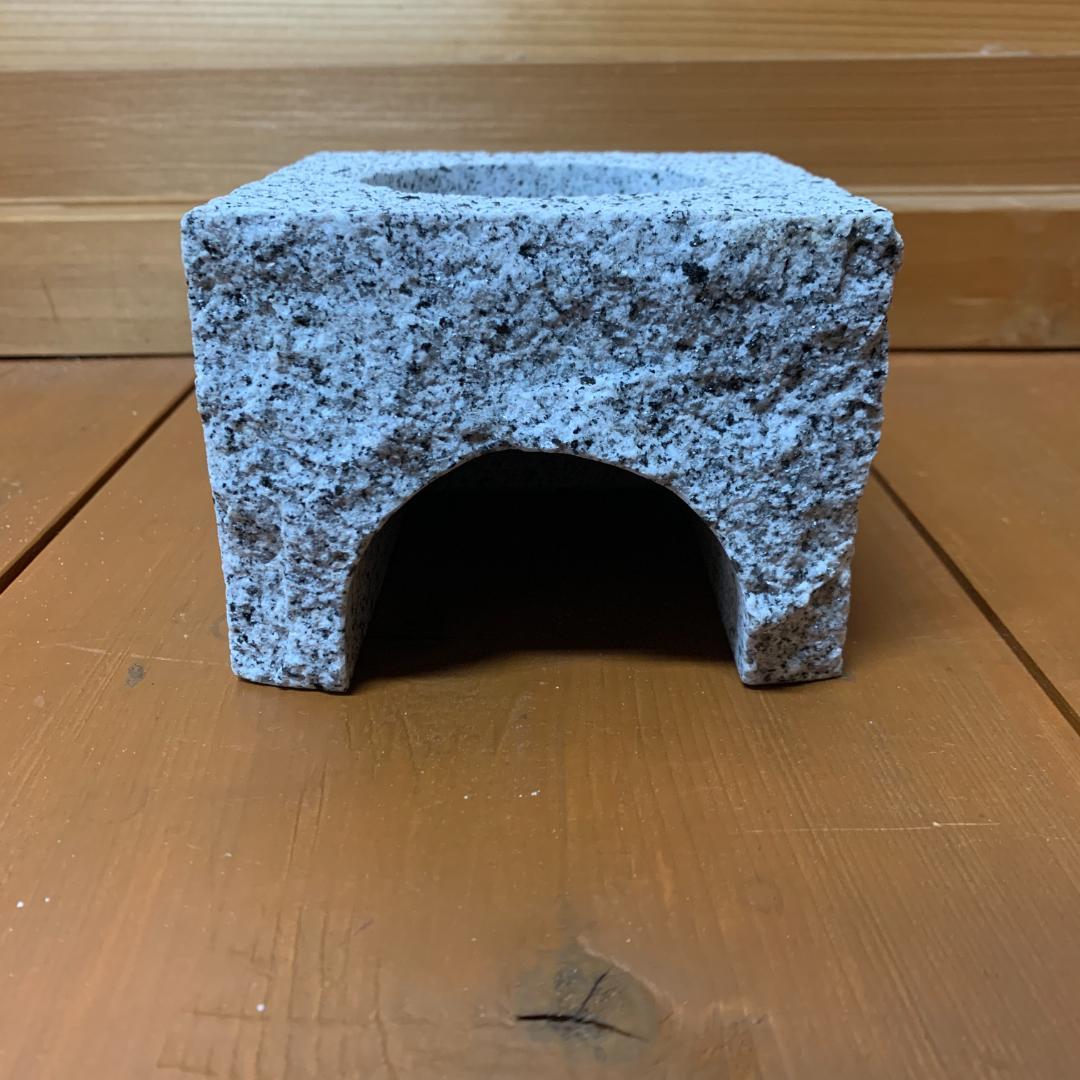 爬虫類　角型シェルター　1