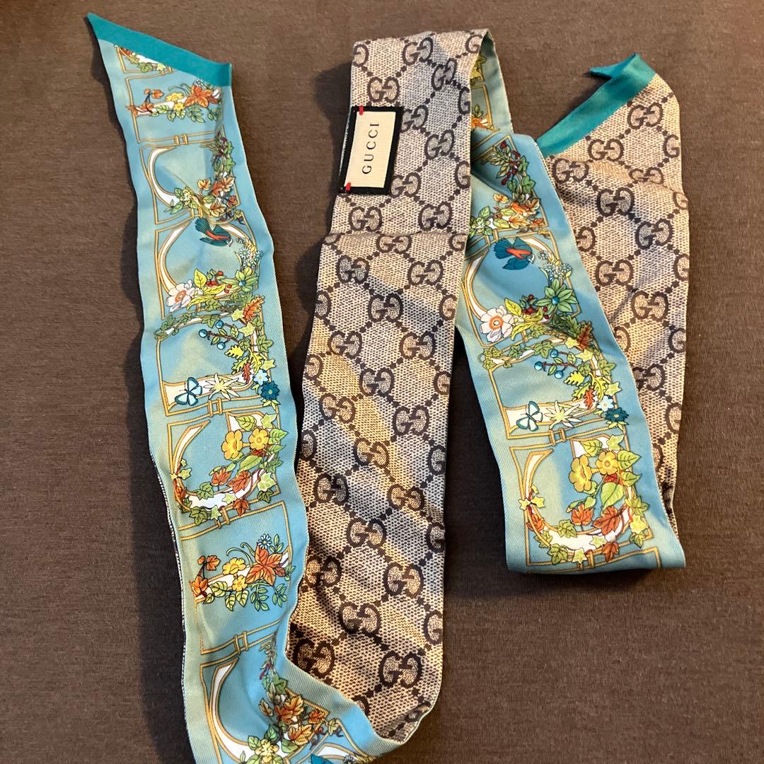 GUCCI 花柄シルクスカーフ