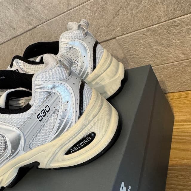 MR530 TA シルバー ホワイト 23.0cm ニューバランス