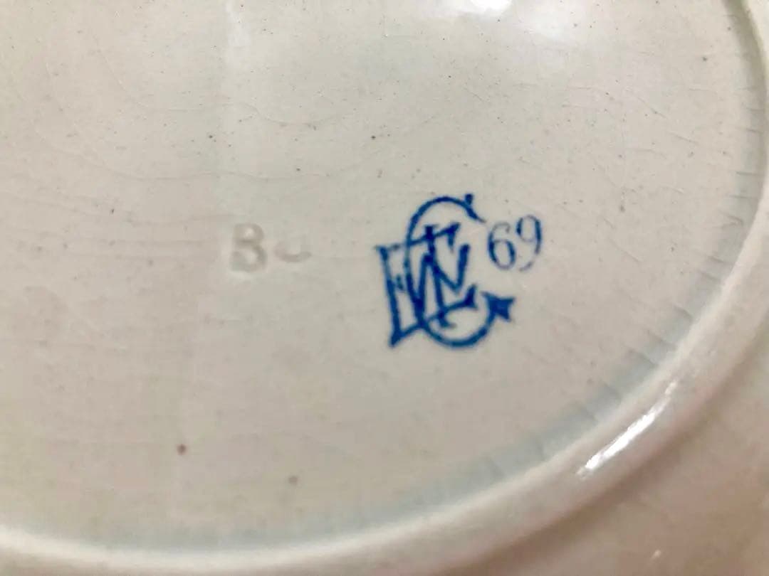 GIENジアン　花柄装飾の陶磁器皿 2枚セット　フランスアンティーク