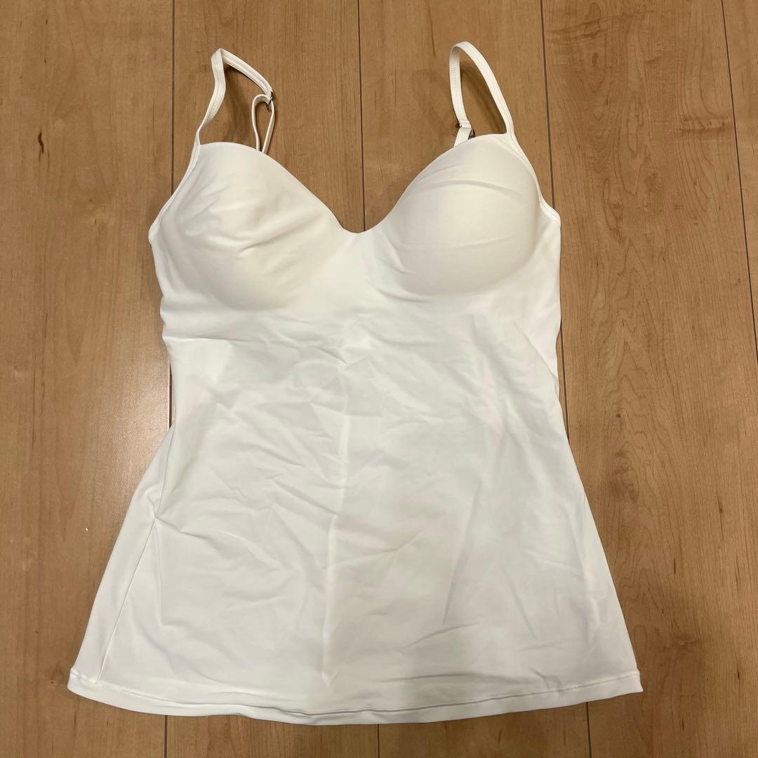 Hanro カップ付きキャミソール C75