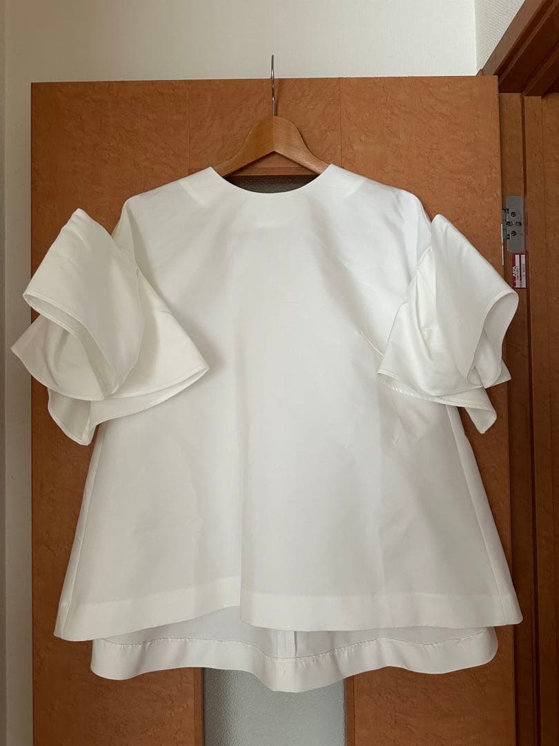 タグ付 新品未使用品✨️Heve フィンスリーブブラウス ホワイト