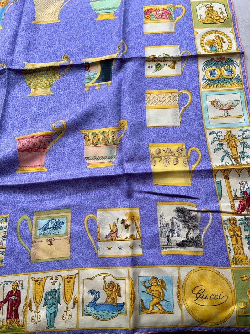 【新品未使用】GUCCI シルクスカーフ 多様なカップデザイン　85✖️85サイズ