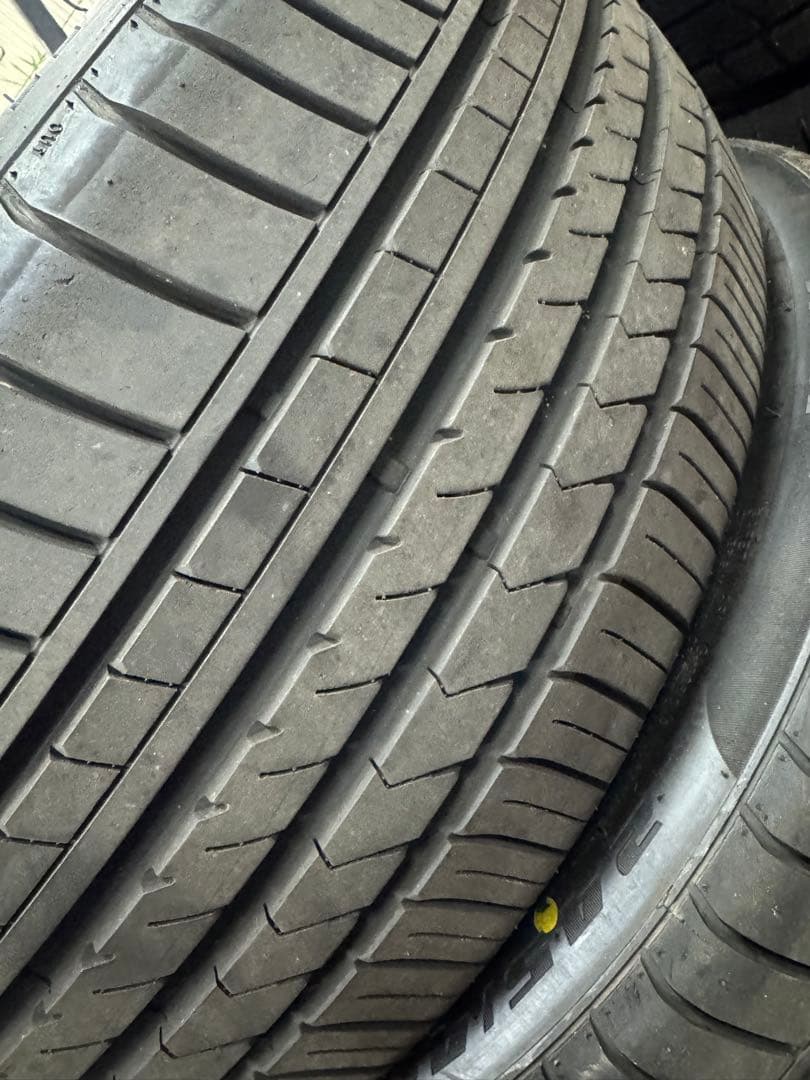美品　245/40R21 タイヤ　4本セット