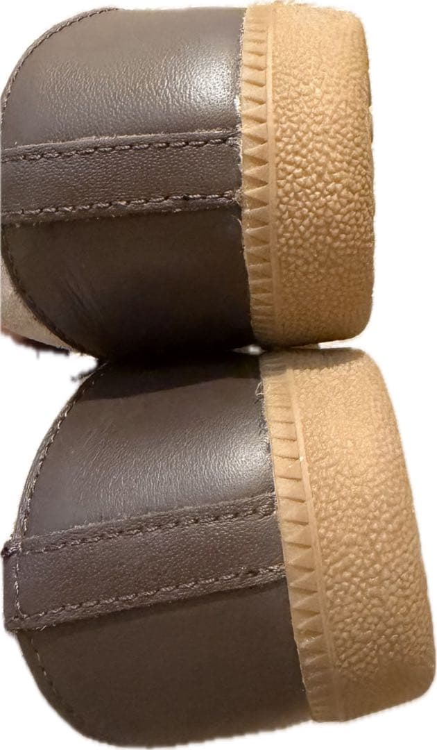 adidas ブラウン スニーカー