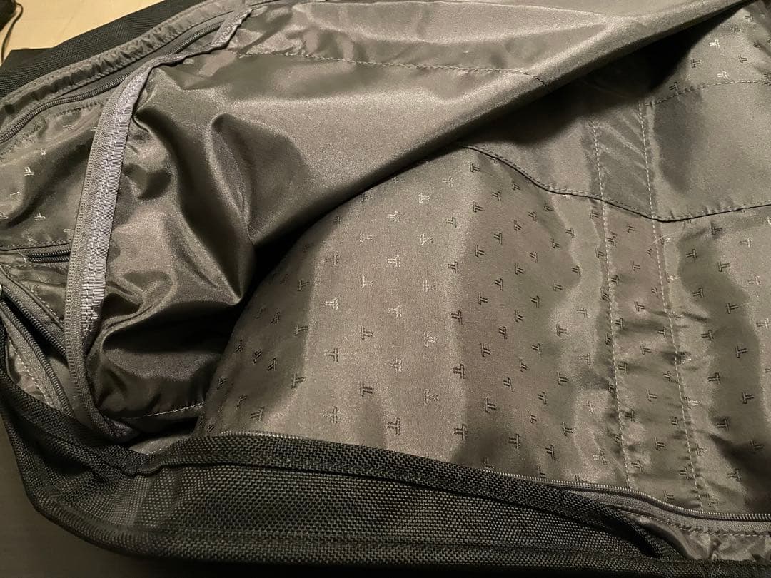 【超美品】TUMIトゥミ ガーメントバッグ バリスティックナイロン22133D4