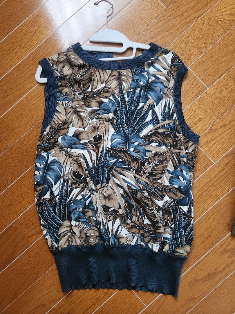 フェラガモ　シルクニット