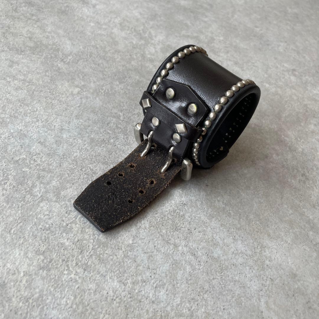 美品 渋谷 ブランド古着 ショップ購入 レザーブレスレット スタッズ付き