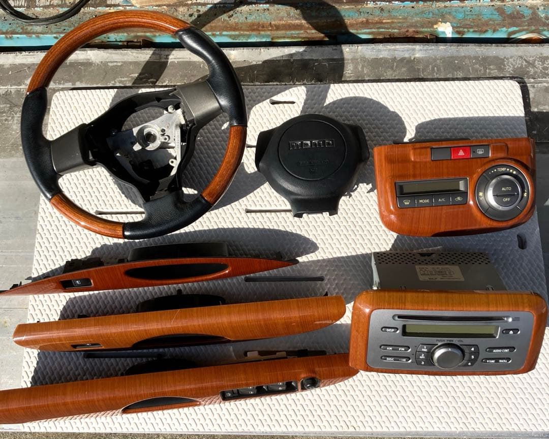 タントL375S 【純正オプション】ウッドパネル　セット(オーディオスイッチ付き