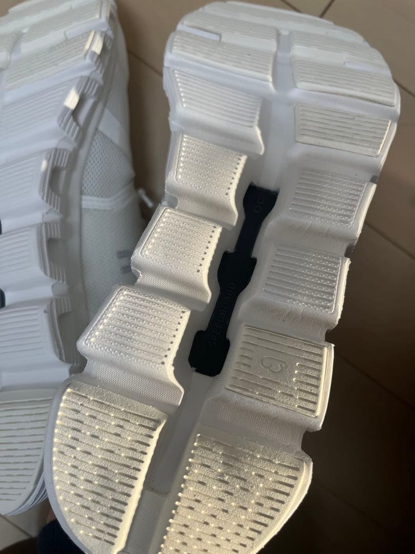 ＜On＞Cloud 6 スニーカー レディース 25cm ホワイト