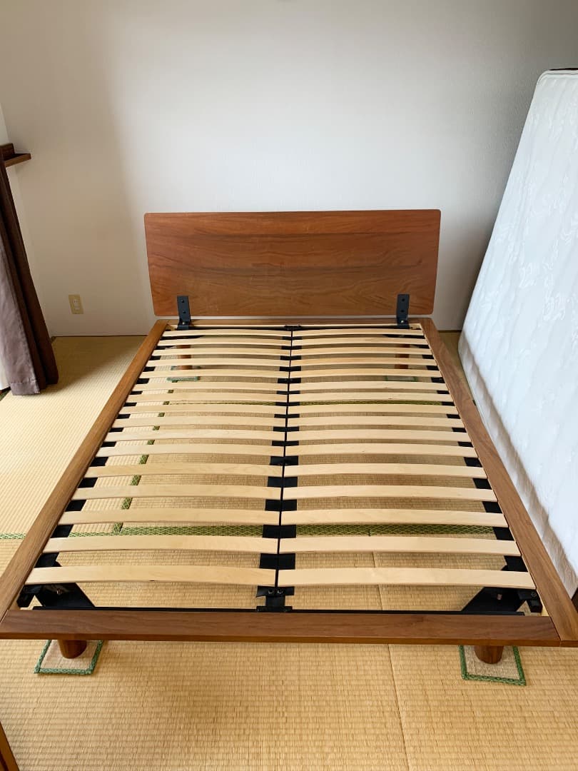 無印良品　ベッドフレーム・ダブル＋ヘッドボード（ウォールナット材）