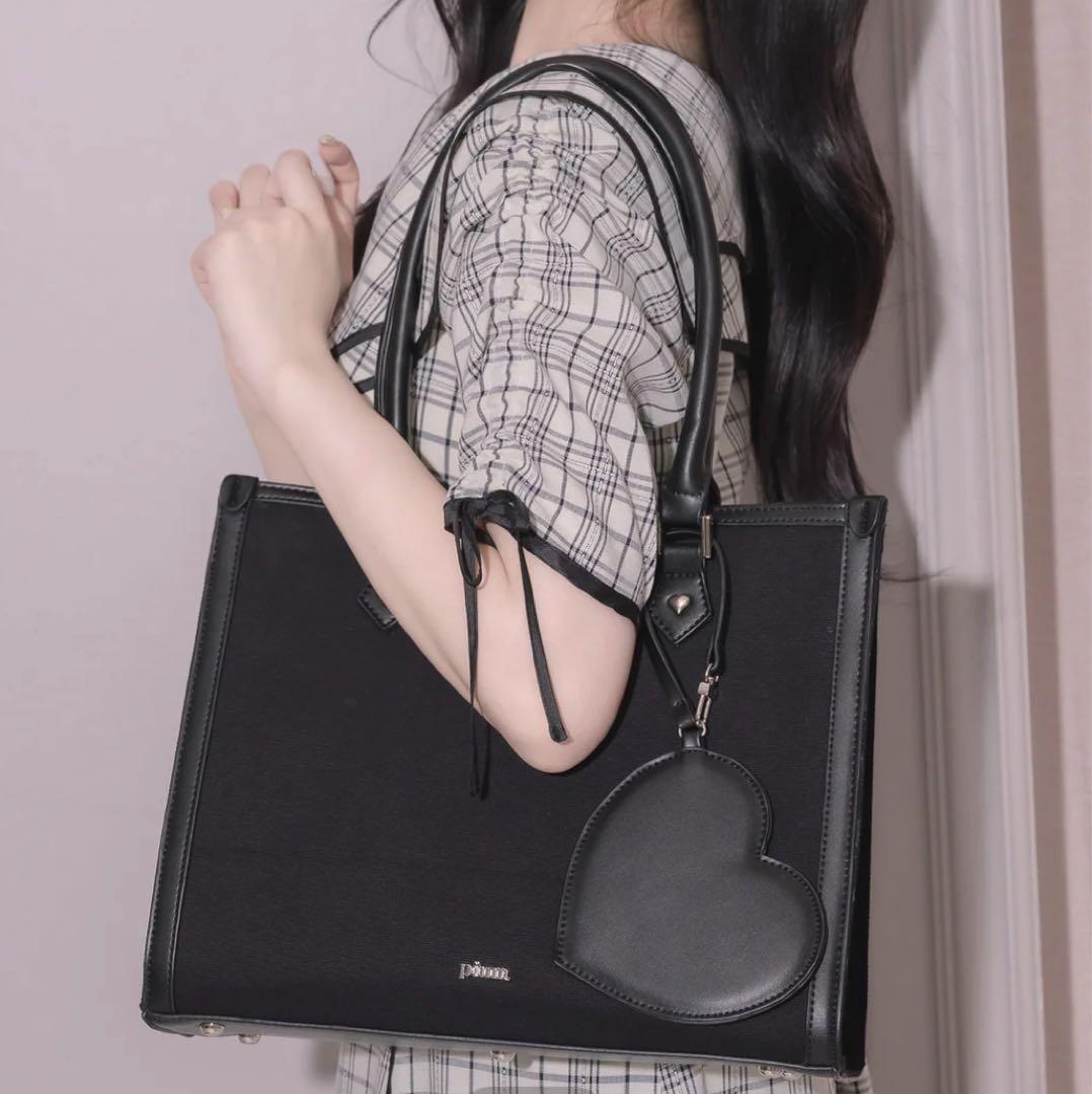 pium ピウム パスケース付きスクエアパイピングトート