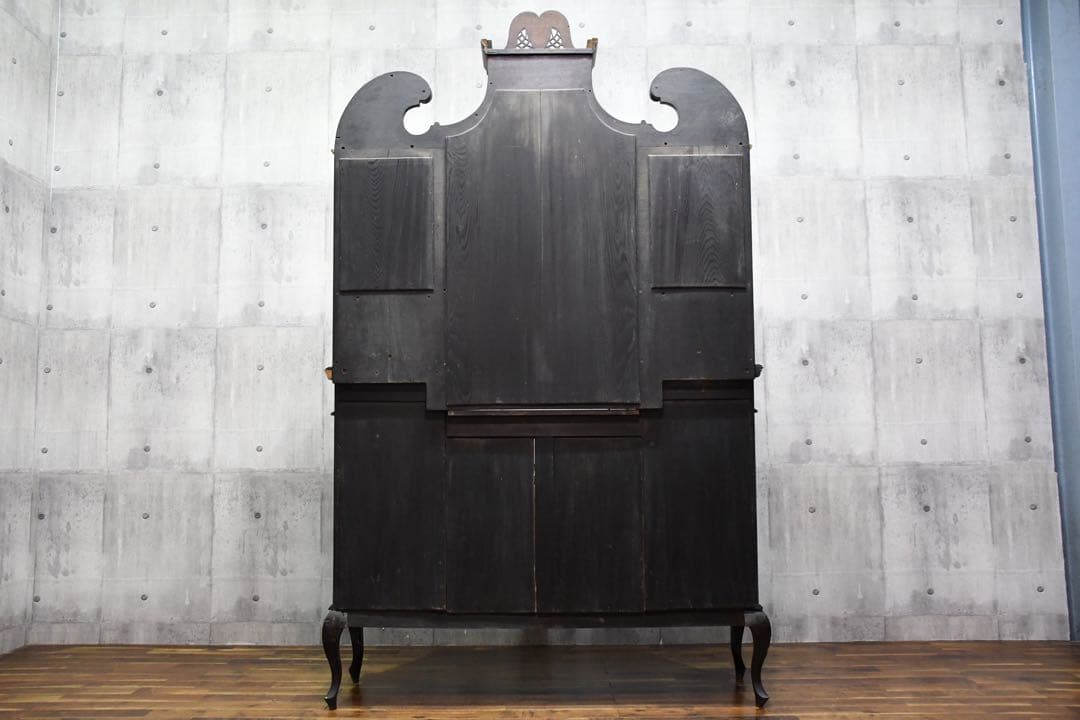 DIK142 英国アンティーク ヴィクトリアンキャビネット マホガニー材 猫脚