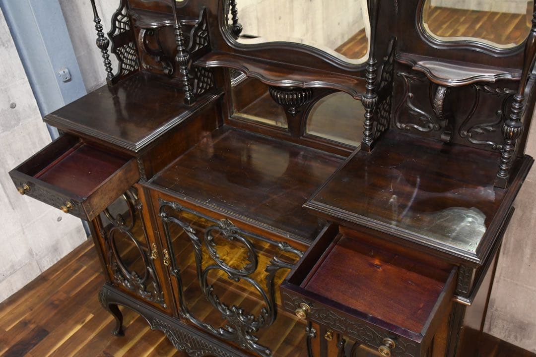 DIK142 英国アンティーク ヴィクトリアンキャビネット マホガニー材 猫脚