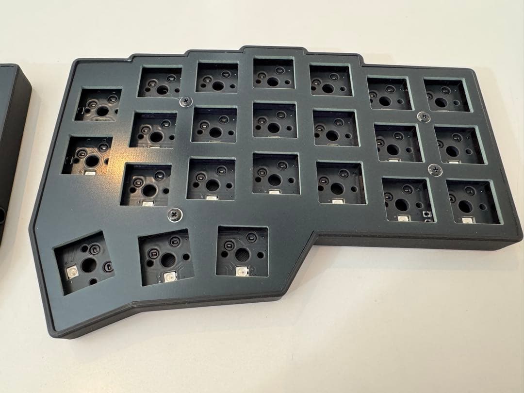 【新品】 corne v4 cherry 完成品keychron静音、ケーブル付