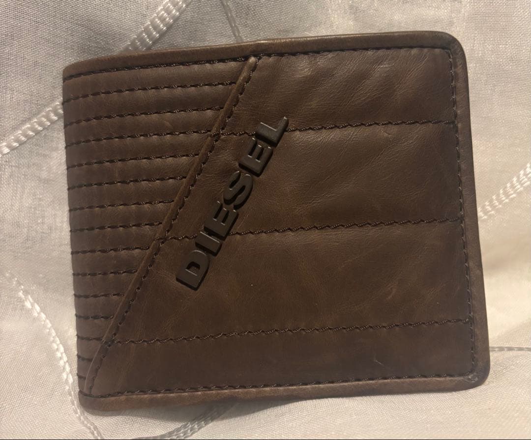 【未使用】DIESEL ディーゼル 本革二つ折り財布