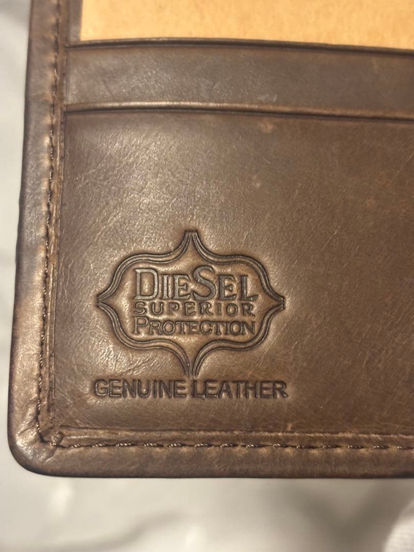 【未使用】DIESEL ディーゼル 本革二つ折り財布