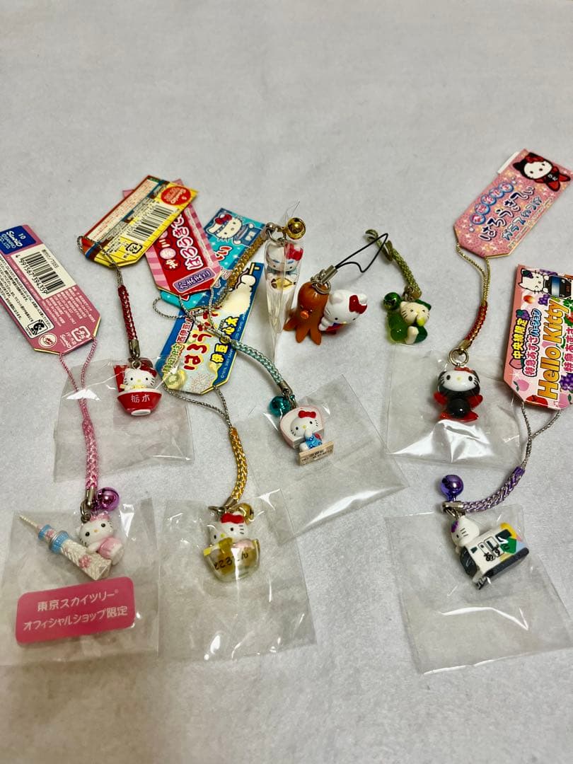 ハローキティ 御当地ストラップセット まとめ売り（未使用１４個 ・使用済２個）