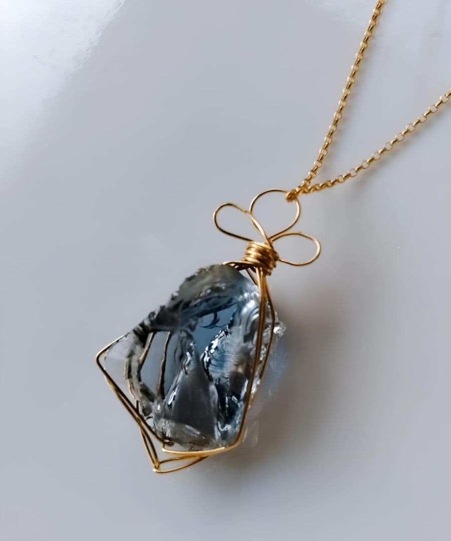 大振り Kgf14 希少 アンダラクリスタル ”魔法使いの光の守護” イスタリ