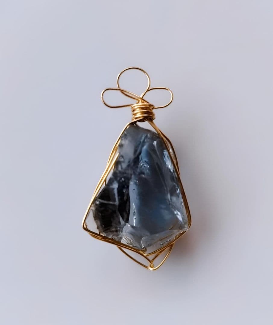 大振り Kgf14 希少 アンダラクリスタル ”魔法使いの光の守護” イスタリ