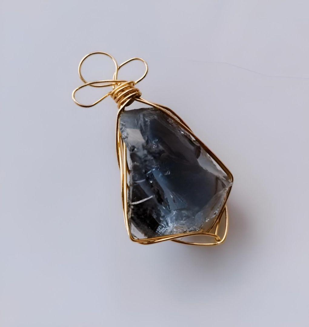 大振り Kgf14 希少 アンダラクリスタル ”魔法使いの光の守護” イスタリ