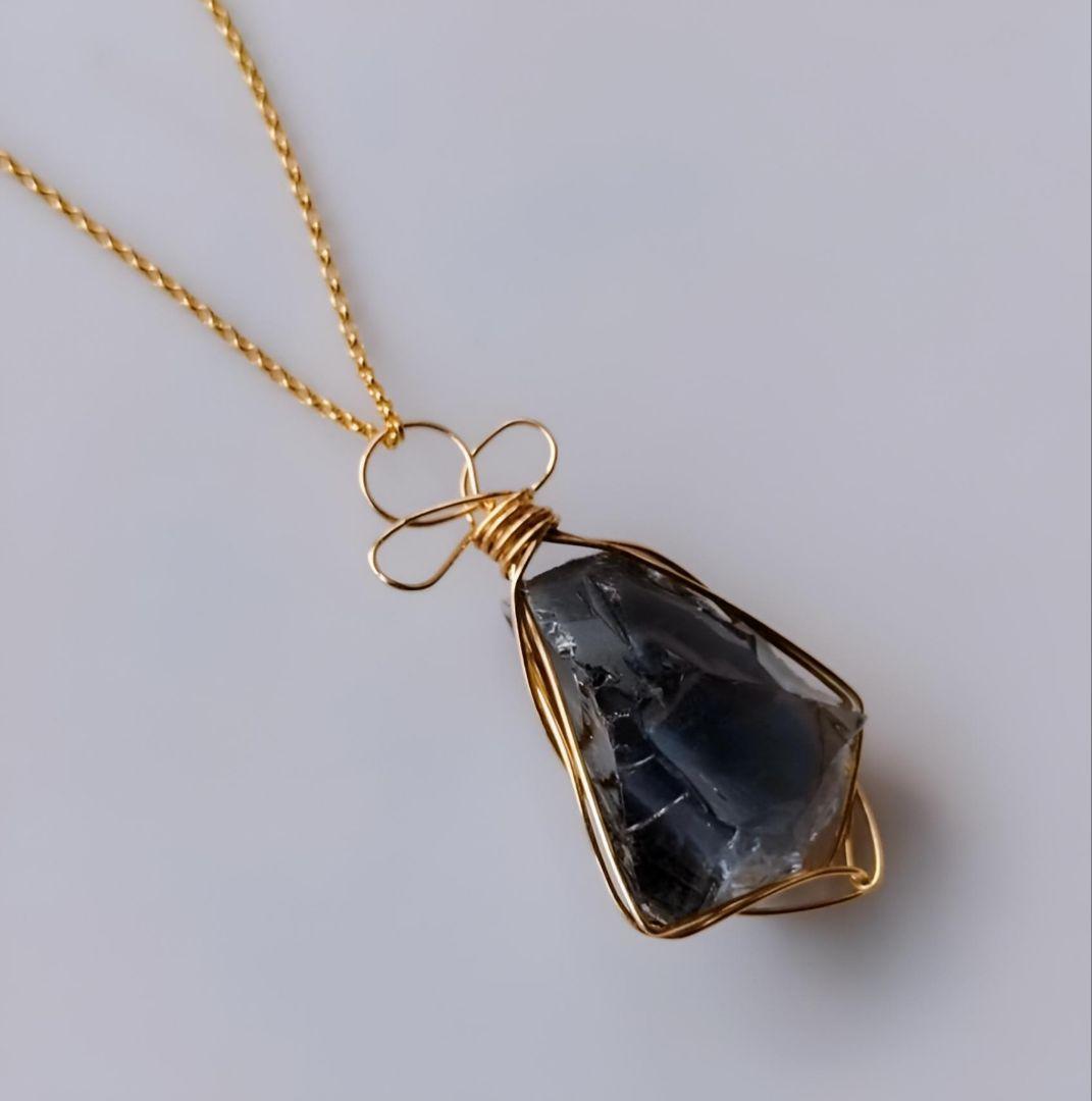 大振り Kgf14 希少 アンダラクリスタル ”魔法使いの光の守護” イスタリ