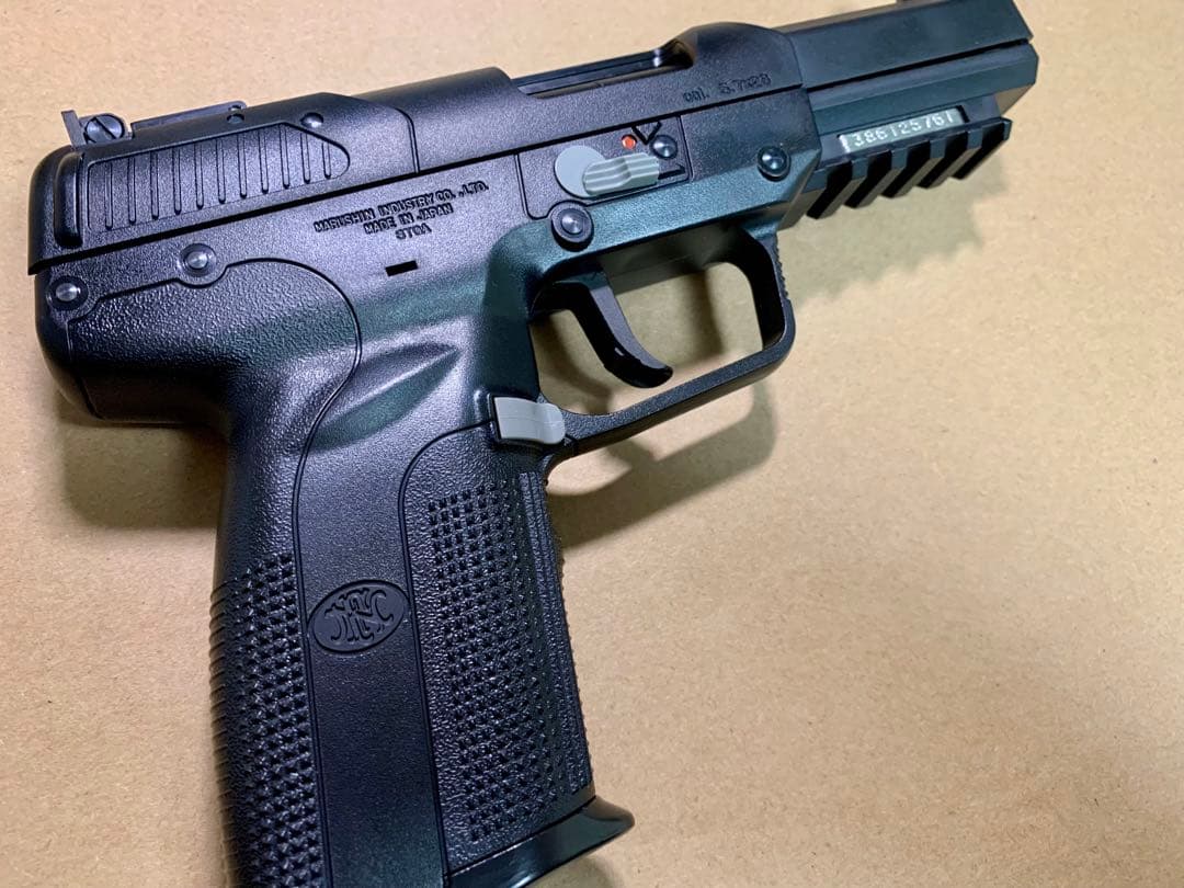 鴉 Marushin Five-seven ガスブローバック マルシン