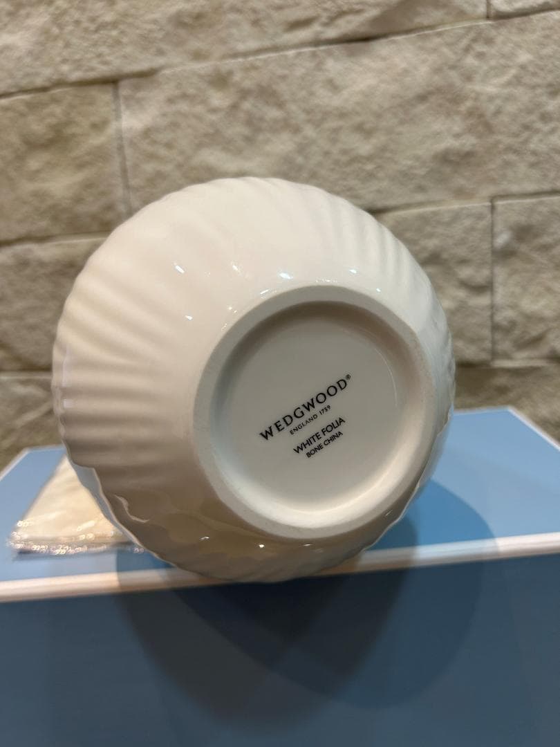  ウエッジウッド ホワイトフォリア ベース 花瓶 30cm