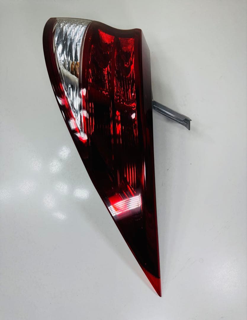 トヨタ 純正ACR50W ACR55W 50 エスティマ中期LED テールライト