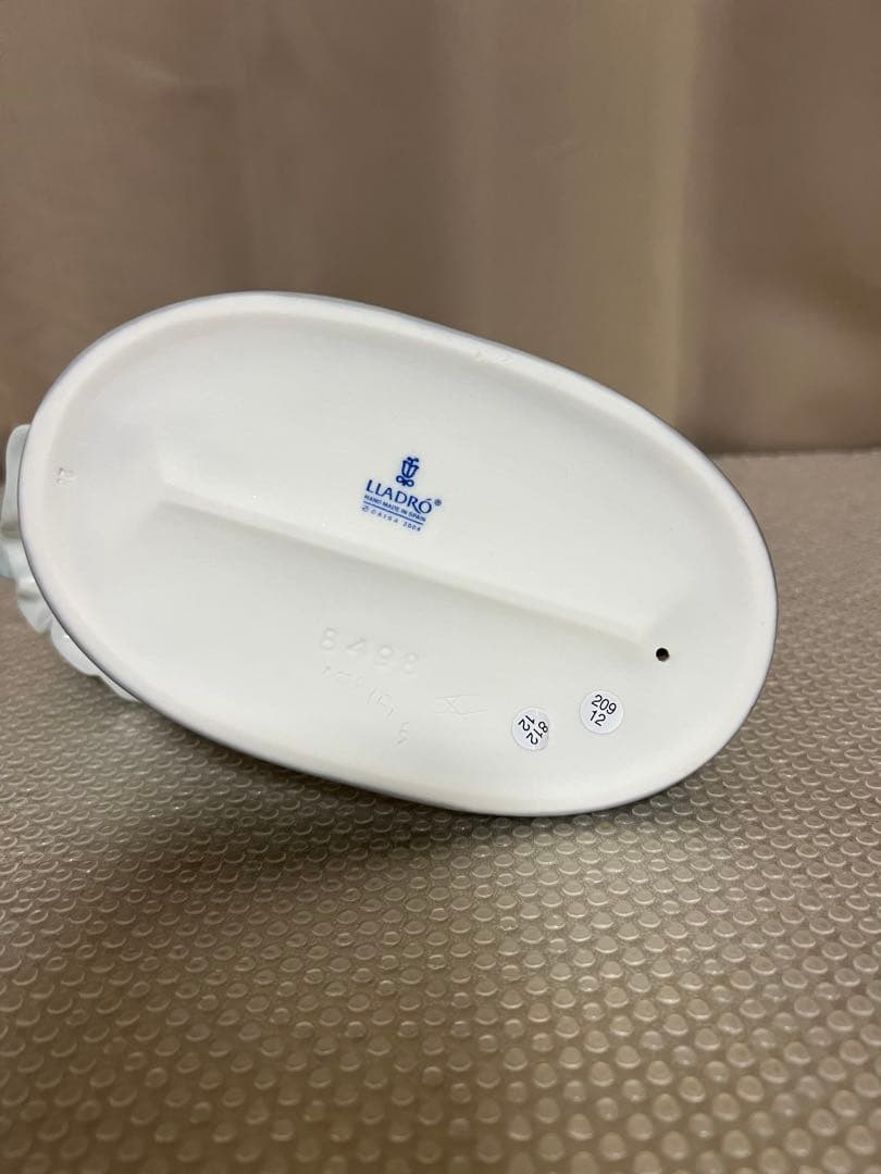 保管品　美品　リヤドロ　召し上がれ