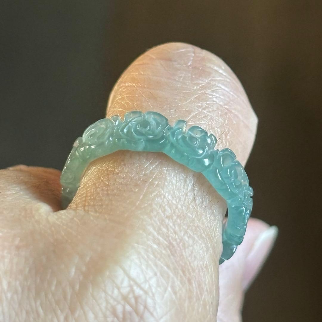 グアテマラ産 天然本翡翠 A貨 氷種 薔薇彫り くり抜きリング　18号