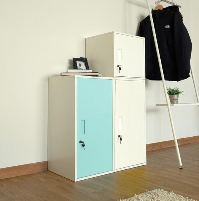 新品　鍵付き　ラック　本棚　DVDラック　ケース　チェスト