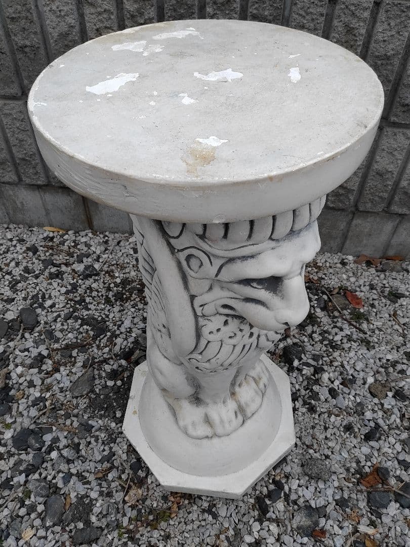 トラペゾフォロン翼のあるライオンの彫刻台座 送料無料