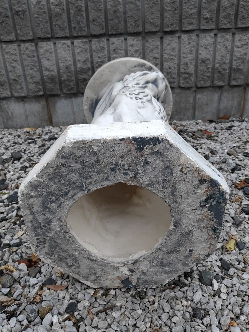 トラペゾフォロン翼のあるライオンの彫刻台座 送料無料