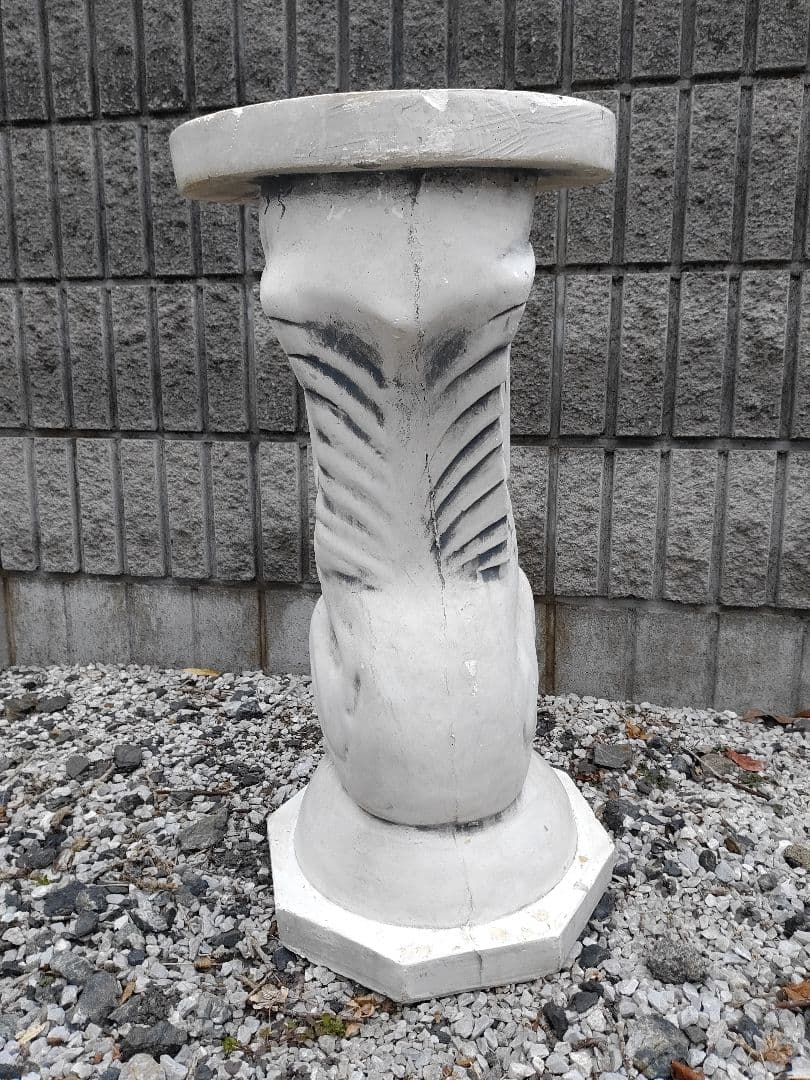 トラペゾフォロン翼のあるライオンの彫刻台座 送料無料