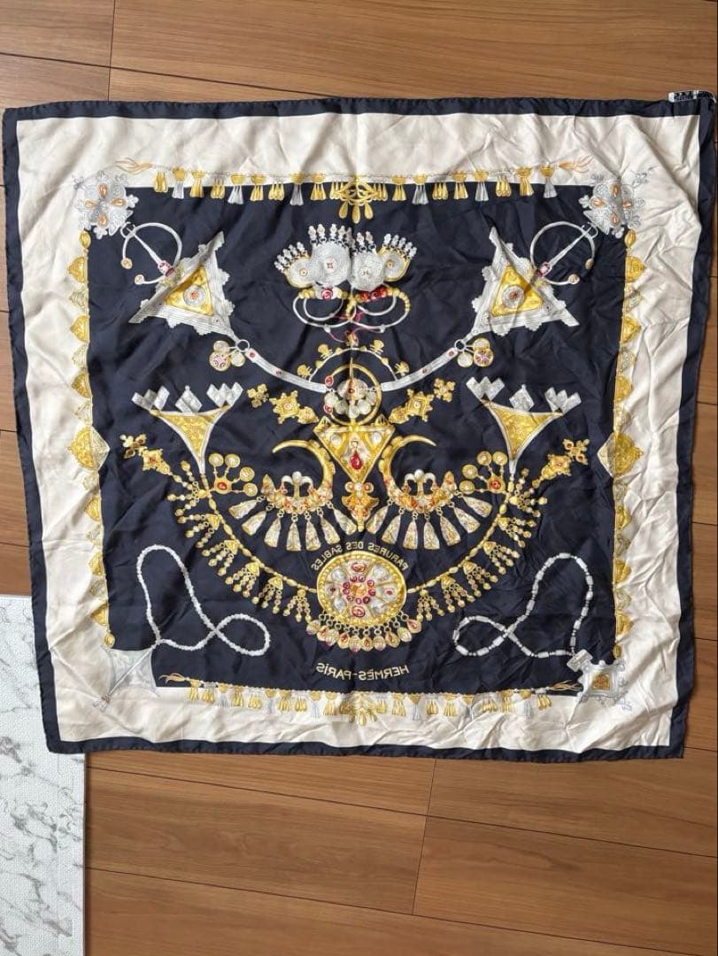 HERMES ジュエリーモチーフ シルクスカーフ