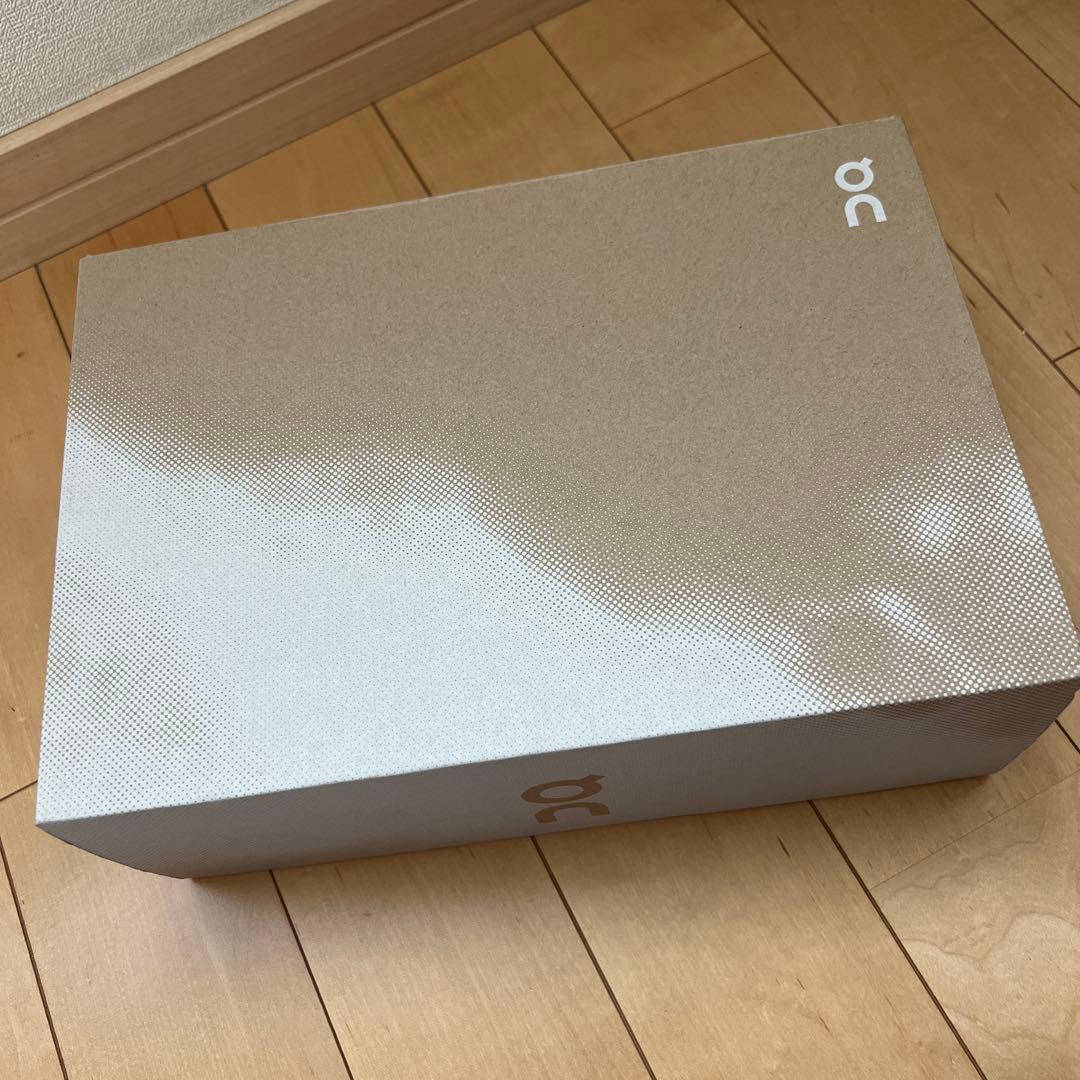 新品 半額以下 On Cloudboom Strike ランニングシューズ 25