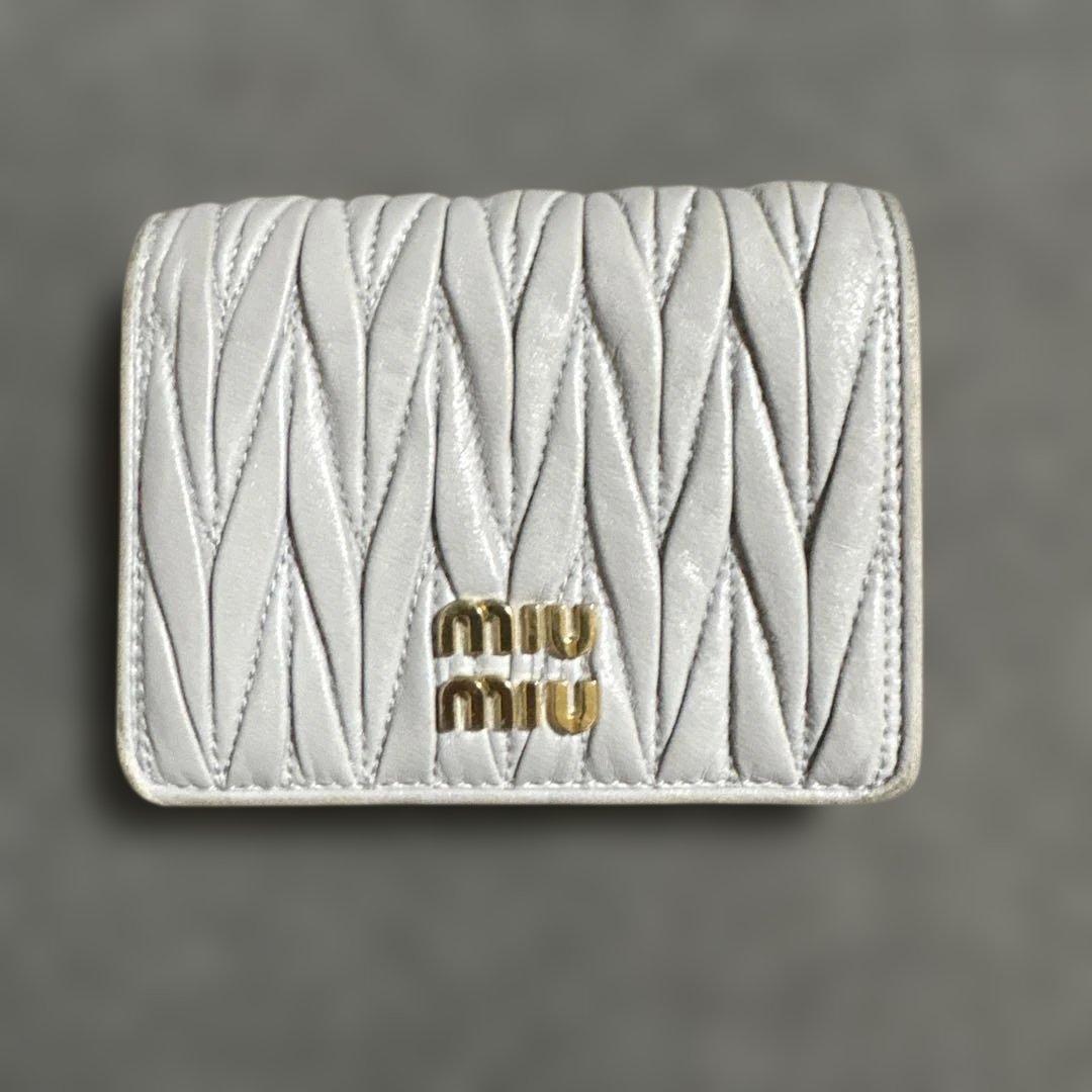 MIU MIU グレー 二つ折り財布