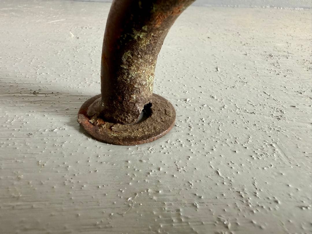 鉄脚 椅子 モケットチェア 電車？