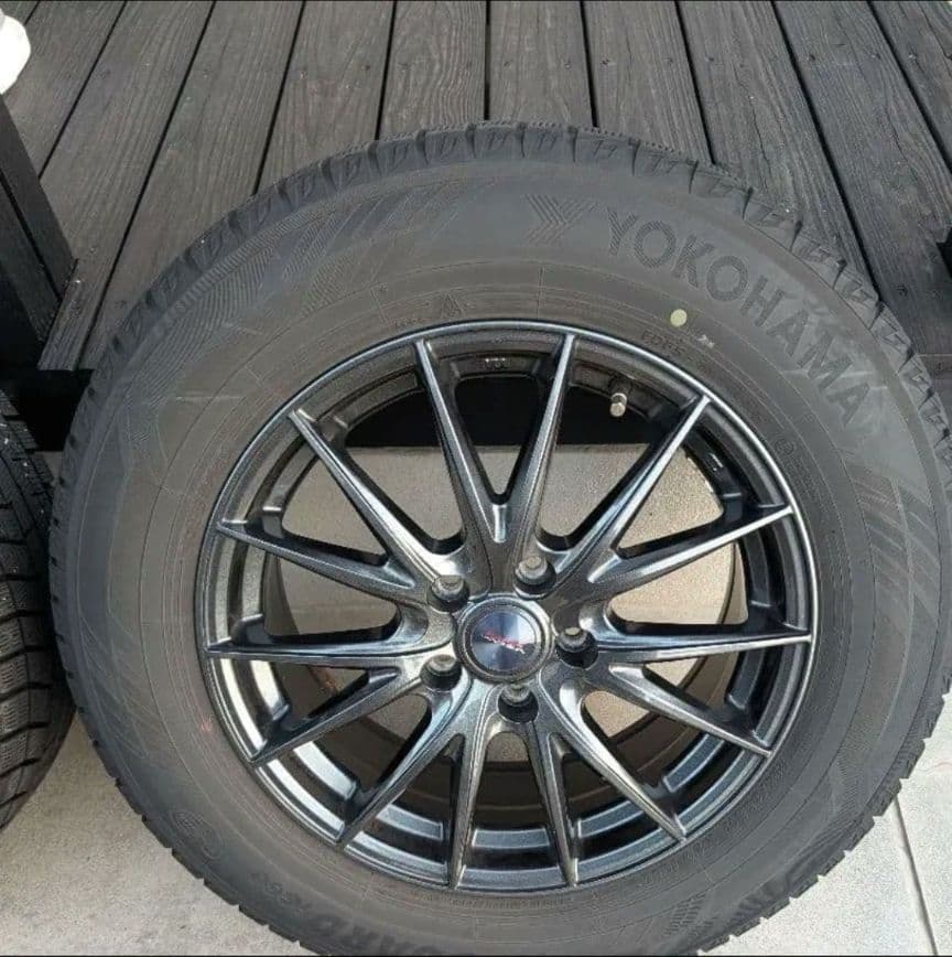 スタッドレスタイヤ17インチ①