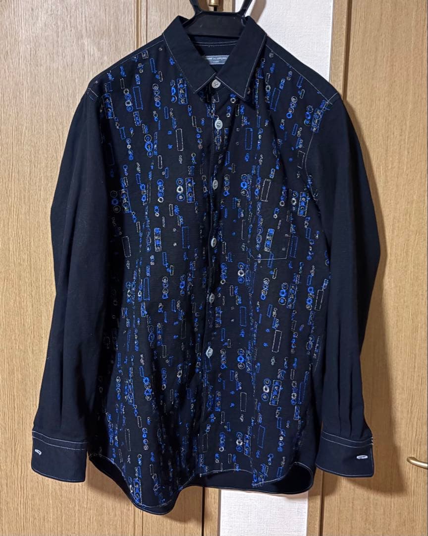 .*.様 【希少】　COMME des GARCONS 長袖シャツ 黒　青・銀刺