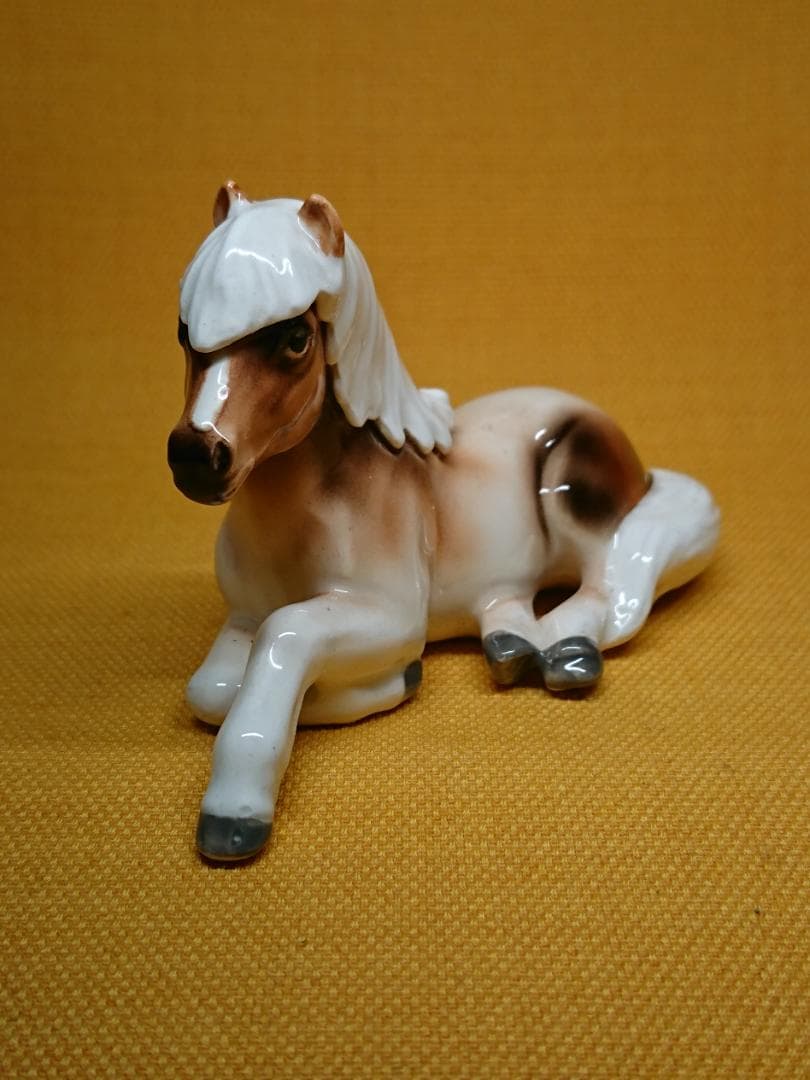 ウマ　馬　陶器　オブジェ　置物　インテリア　工芸品　美術品　A1186