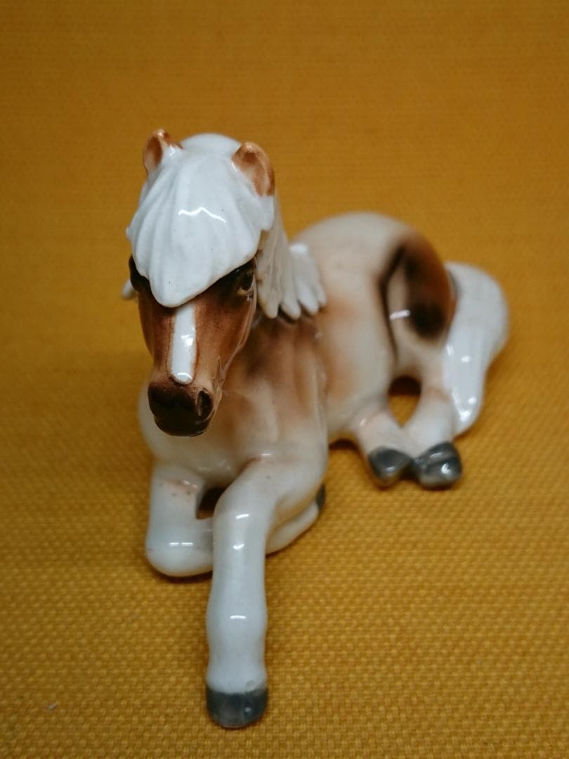 ウマ　馬　陶器　オブジェ　置物　インテリア　工芸品　美術品　A1186