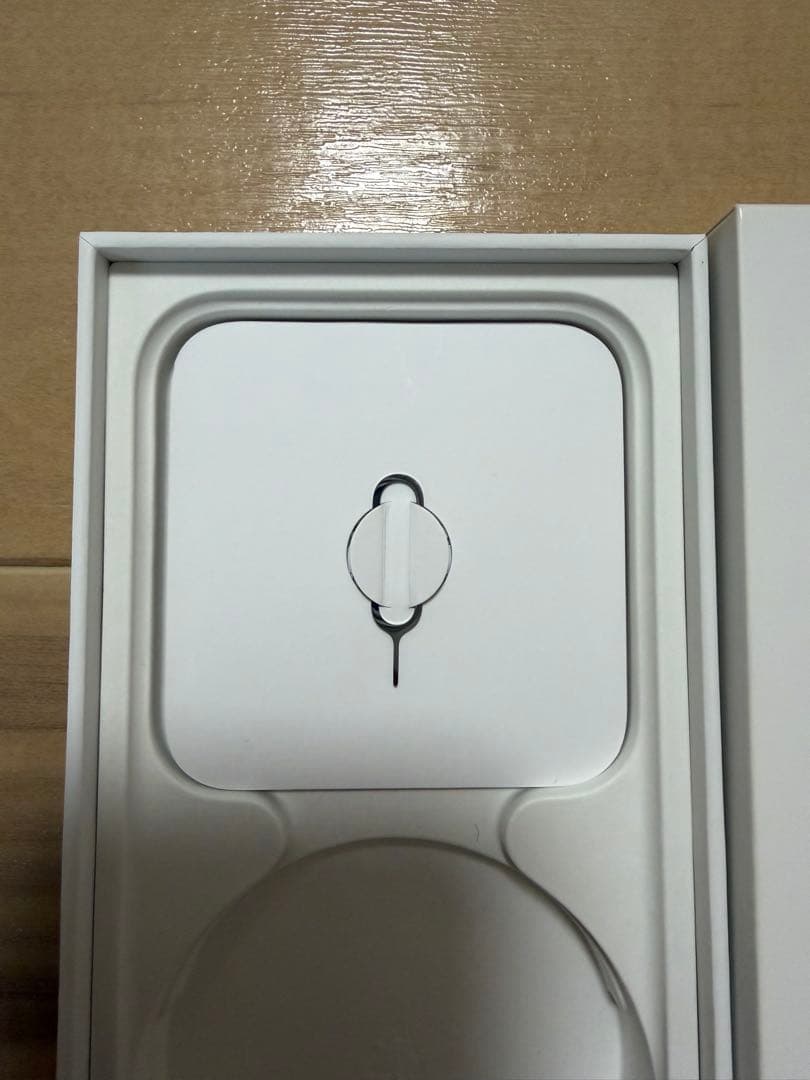 【ひろ】iPhone15Pro 256GB ホワイトチタニウム