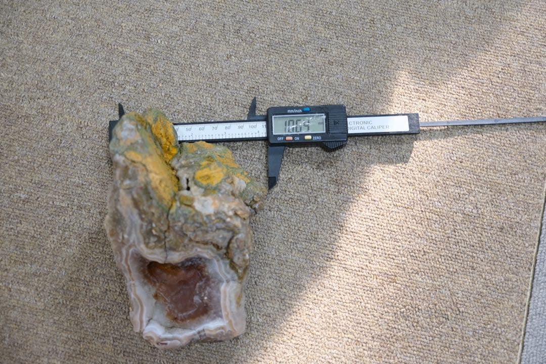 ゴビ石−1401 ゴビ瑪瑙　原石　『纏絲瑪瑙』